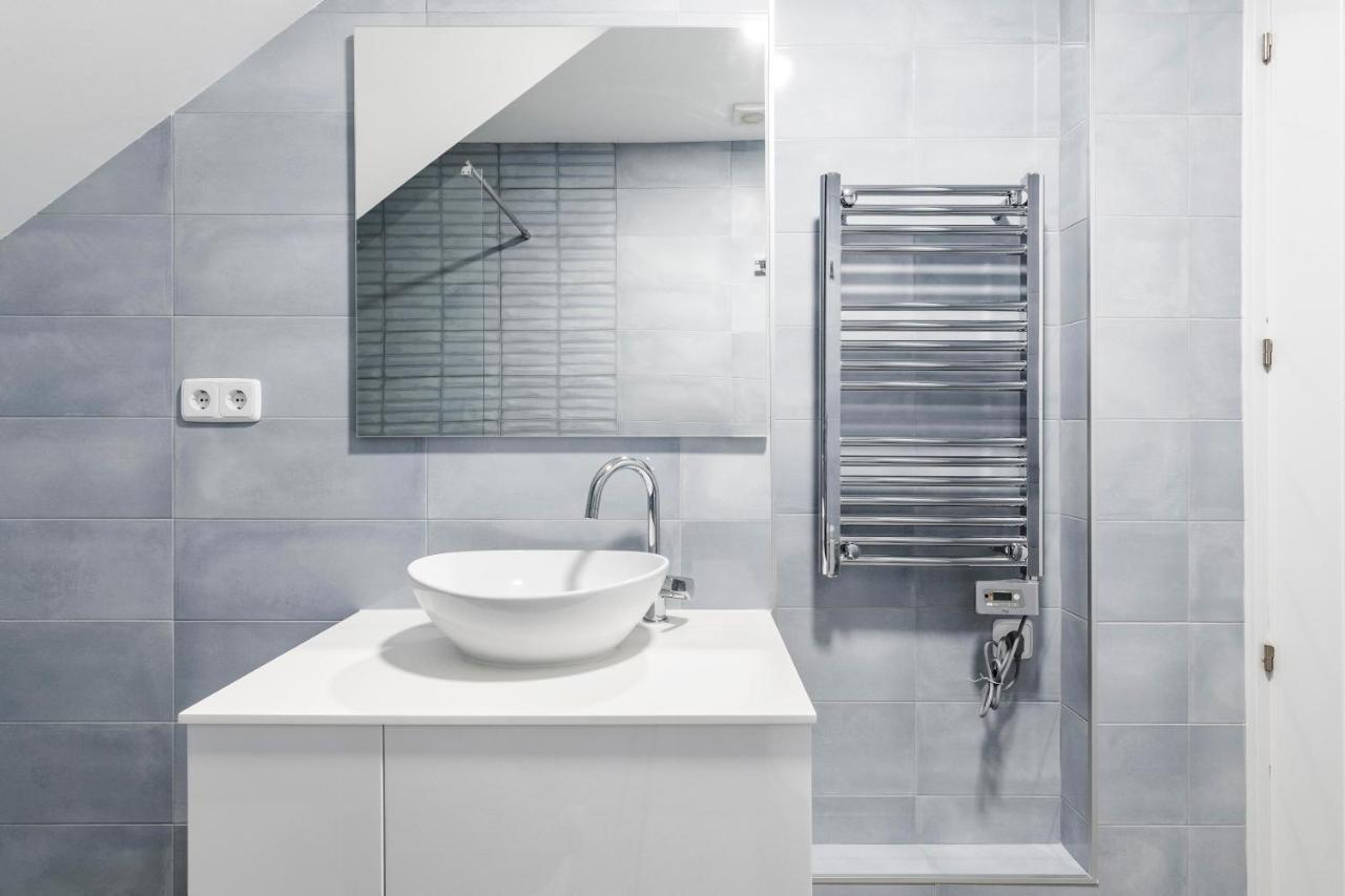 El Triangulo Del Arte - Jacuzzi Apartment Madrid Bagian luar foto